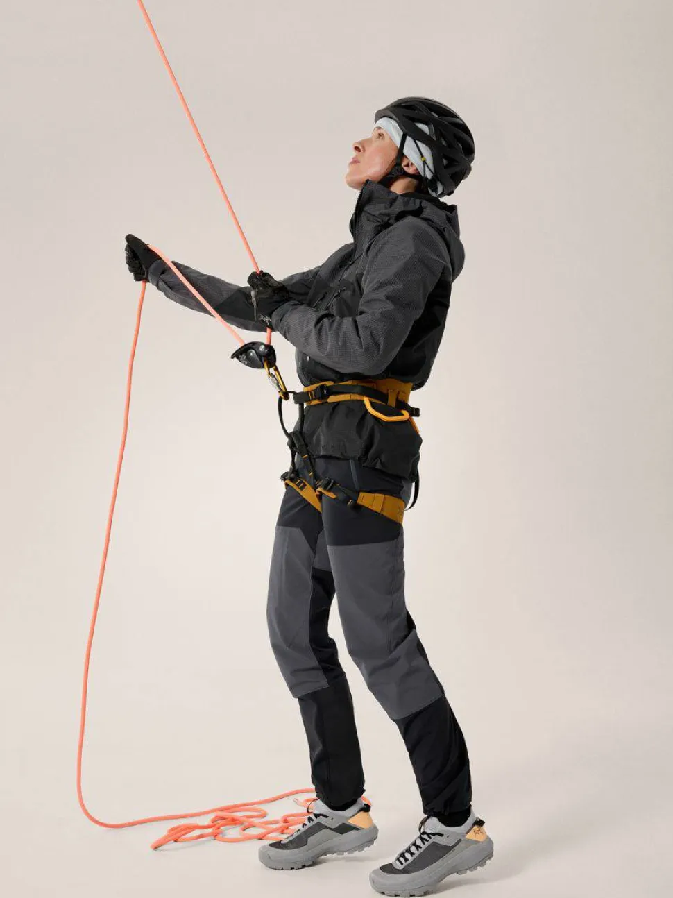 Arc'teryx Women's Alpha Jacket Graphite / Black