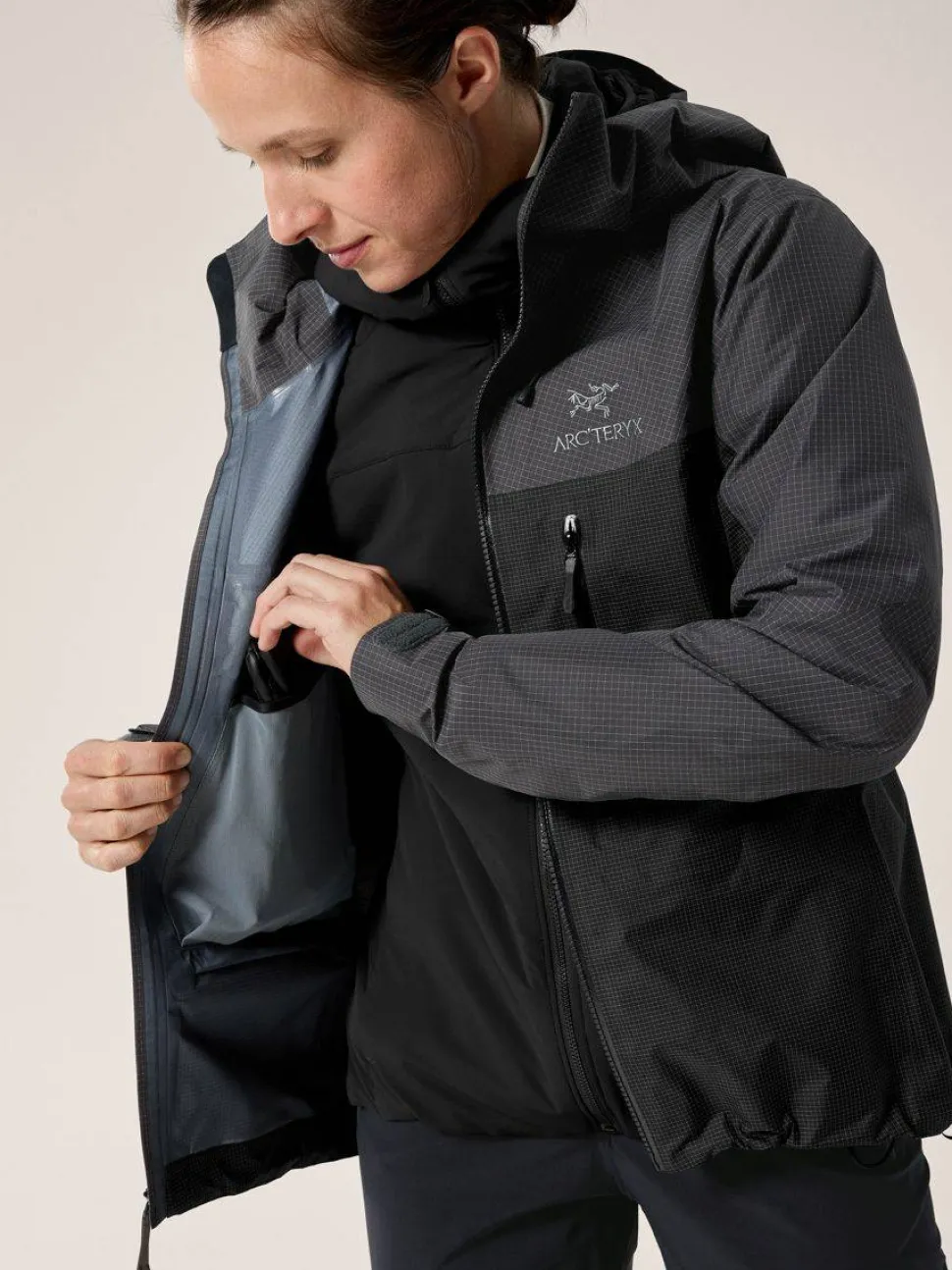 Arc'teryx Women's Alpha Jacket Graphite / Black