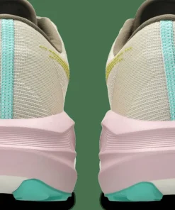 Asics Women's Novablast 5 TR Light Dust/Cacti Best