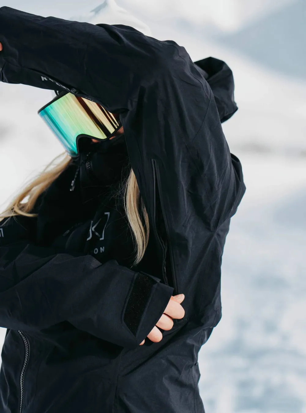 New Women's Ak Gore Upshift Jacket Damjackor