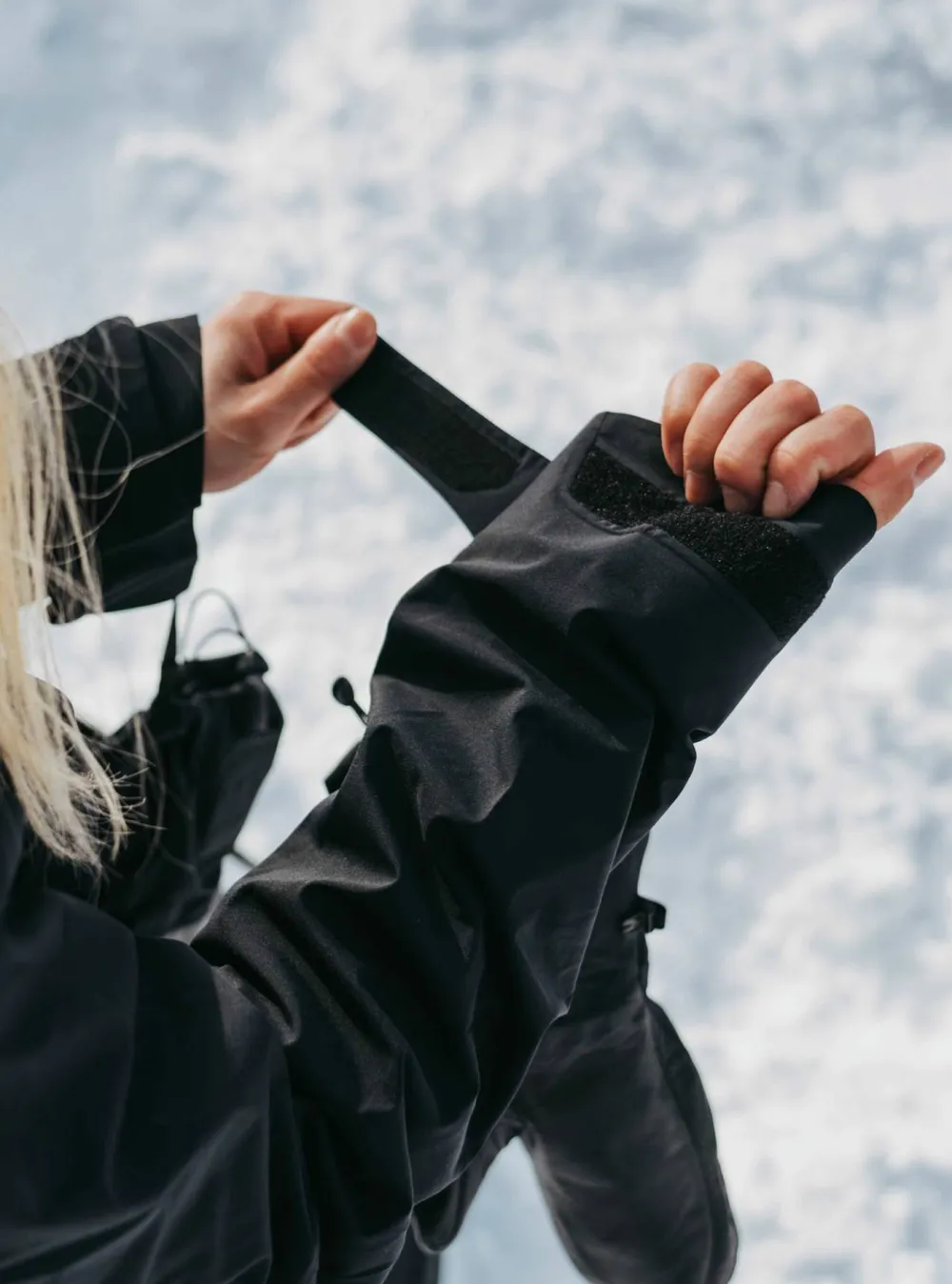 New Women's Ak Gore Upshift Jacket Damjackor