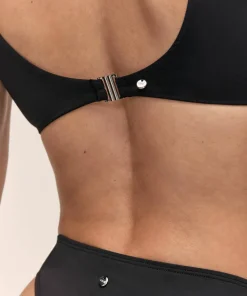 Casall Women's Vibrant U-Shape Bikini Top Black