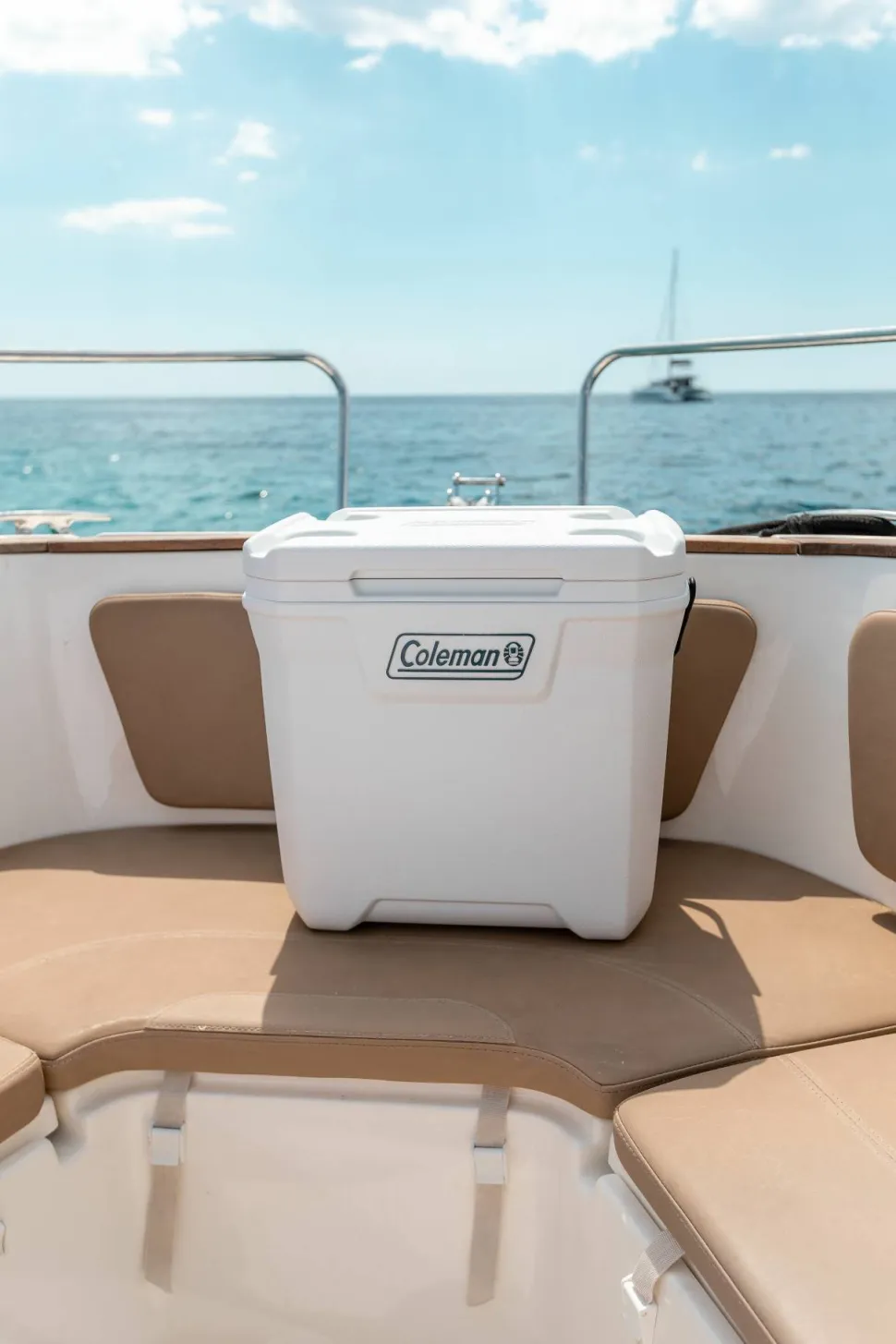 Coleman Xtreme Marine Personal 28QT White
