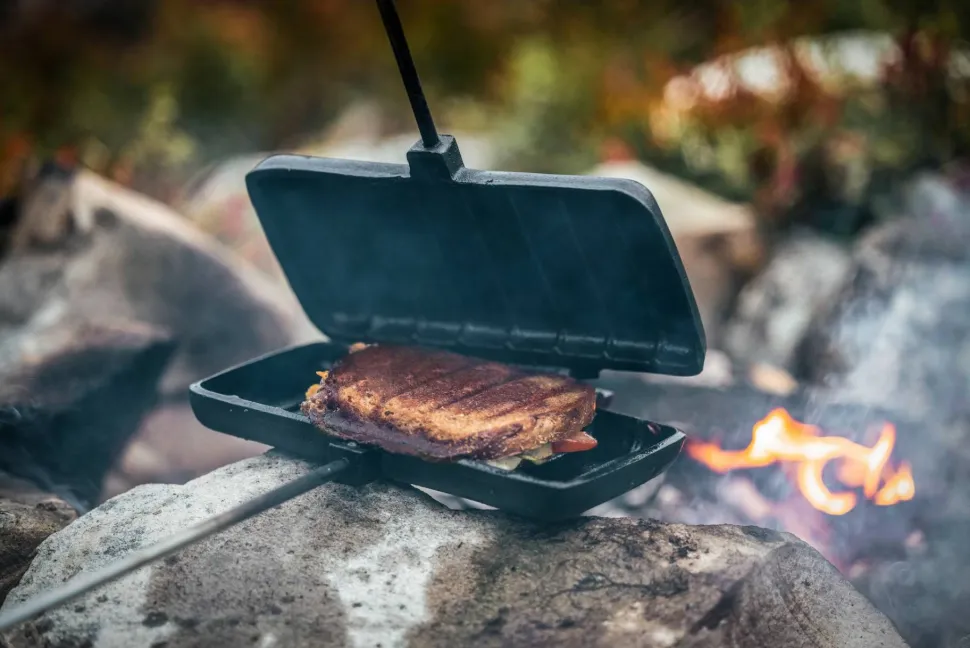 Hällmark Sandwich Toaster Cast Iron