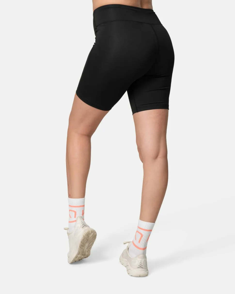 Kari Traa Women's Ava 8 Inch Shorts Black