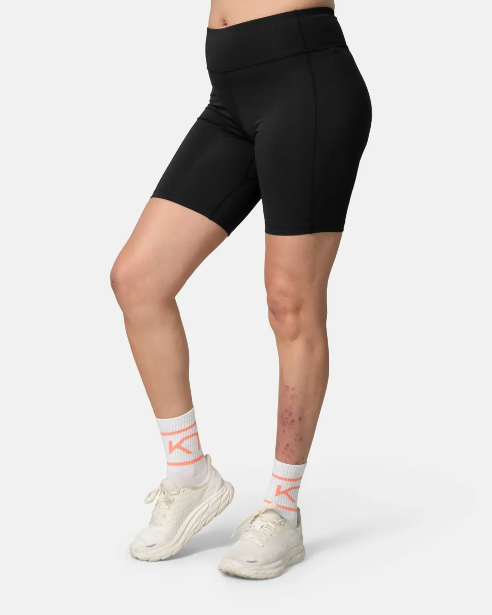 Kari Traa Women's Ava 8 Inch Shorts Black