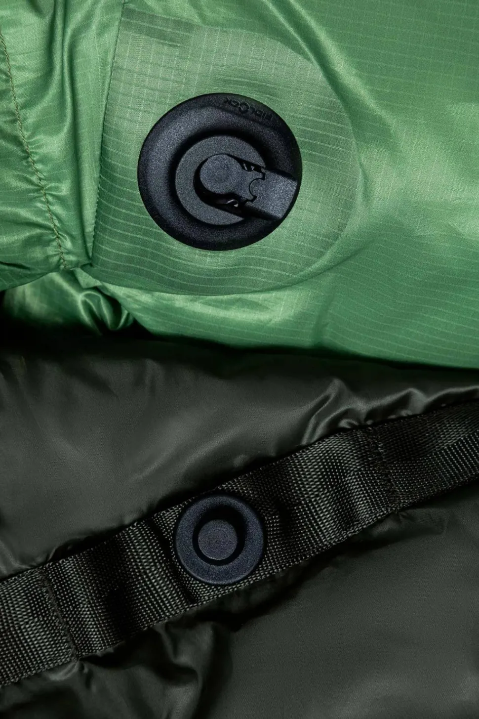 Marmot Wraptor 30 Down Short Grasshopper/nori