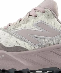 New Balance Women's Freshfoam Hierro V9 Sea Salt / Truffle Salt