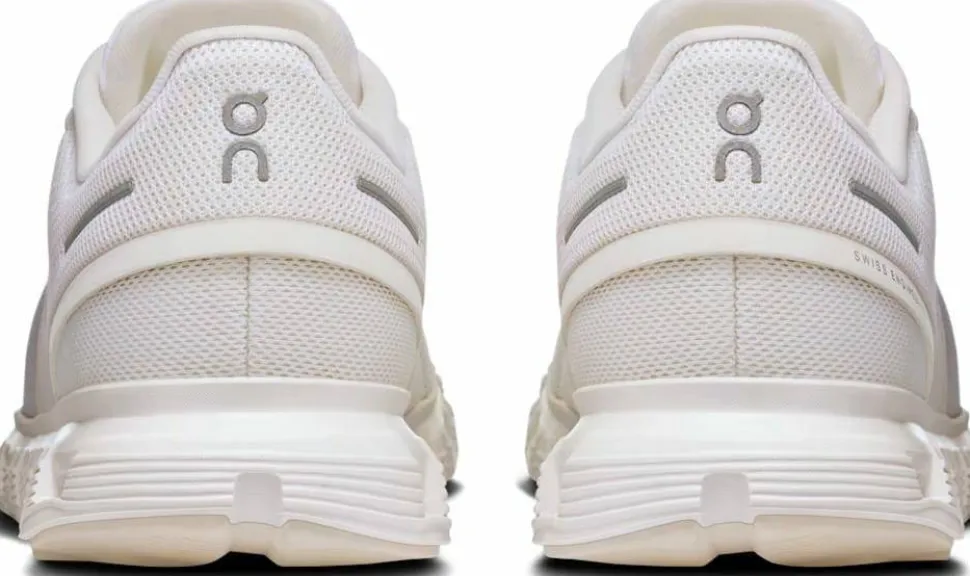 On Women's Cloud 6 White/White