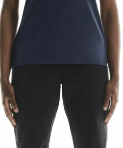 On Women's Trek Pants Black