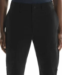 On Women's Trek Pants Black