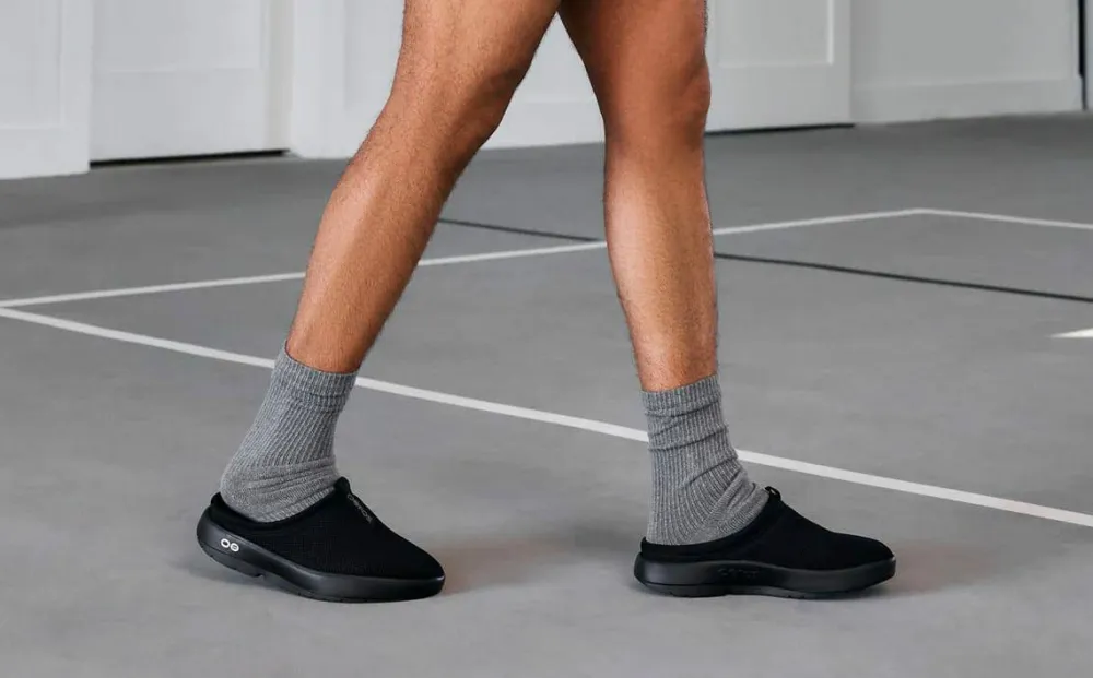 Outlet Men's OOcoozie Sport Dunskor & Tofflor Herr