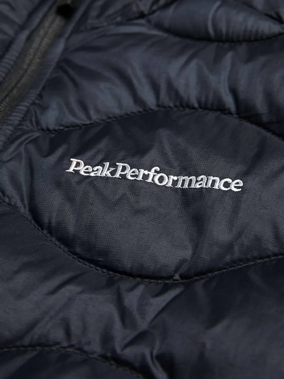 Peak Performance Women's Helium Down Vest Black