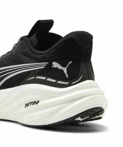 Online Men's Magnify Nitro 3 Black- White Löparskor Herr