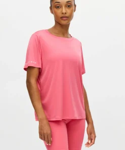Röhnisch Women's Team Logo Tee Fruit Dove Outlet