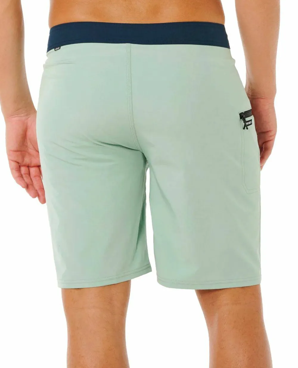 Online Men's Mirage Core Simning