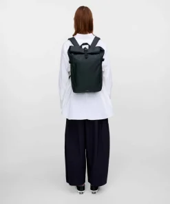 Sandqvist Stream Slim Rolltop M Black