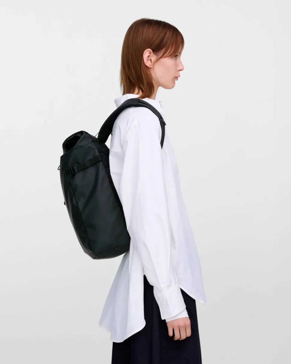 Sandqvist Stream Slim Rolltop M Black