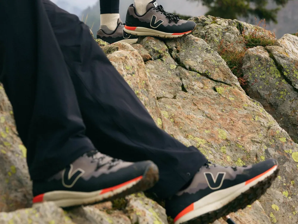 Veja Men's Fitz Roy Trek-Shell Basalte Black New