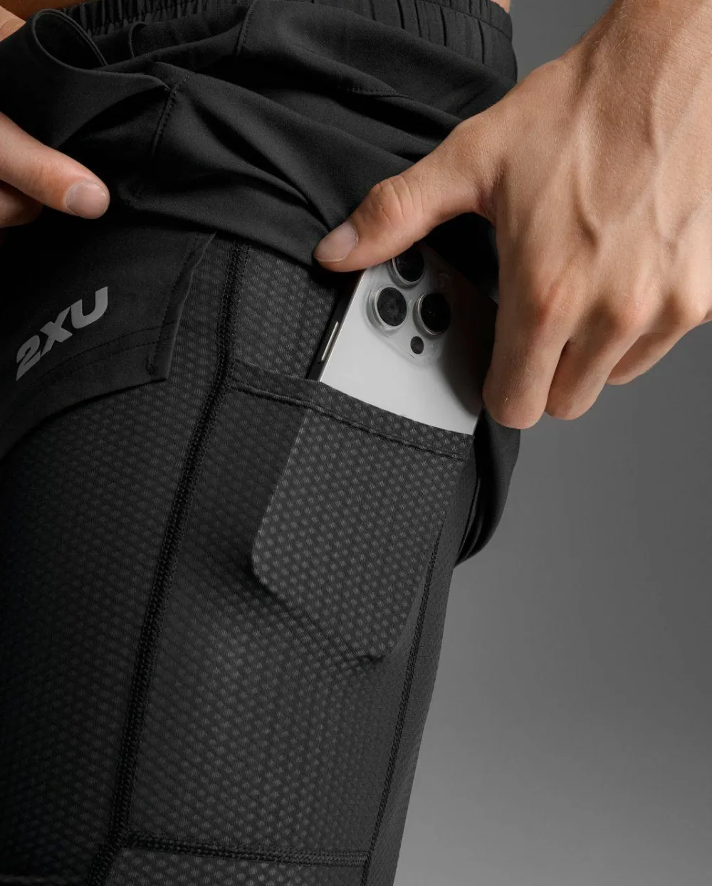 2XU Men's Aero Mesh 2-In-1 5 Inch Shorts Black/Silver Reflective