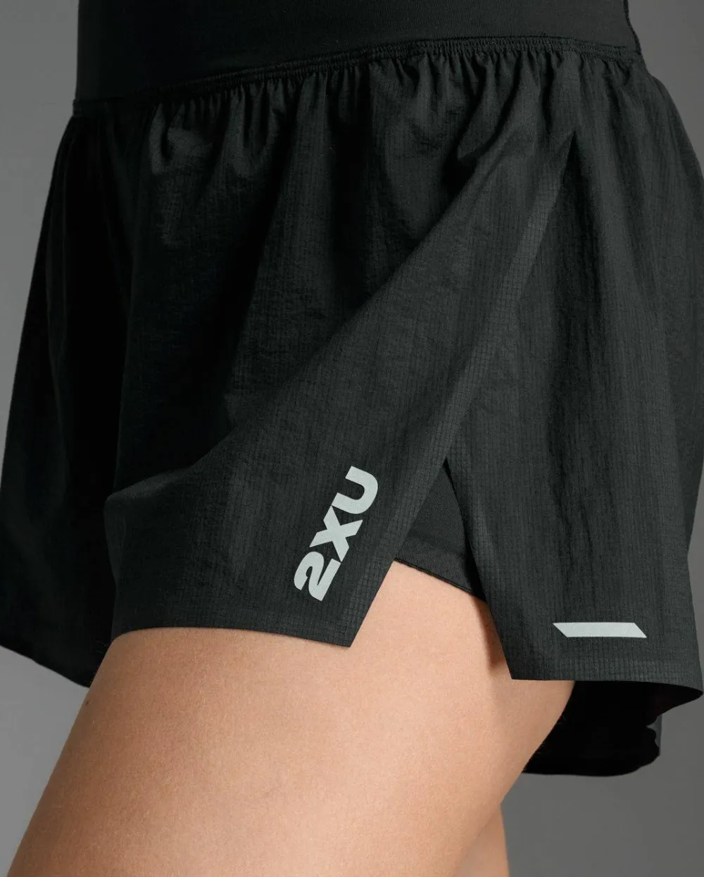 2XU Women's Aero Hi-Rise 2-In-1 3 Inch Shorts Black/Silver Reflective New