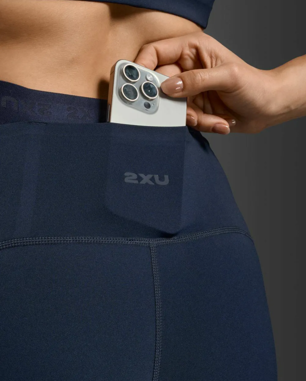 2XU Women's Form Stash Hi-Rise Compression 7/8 Midnight/Midnight