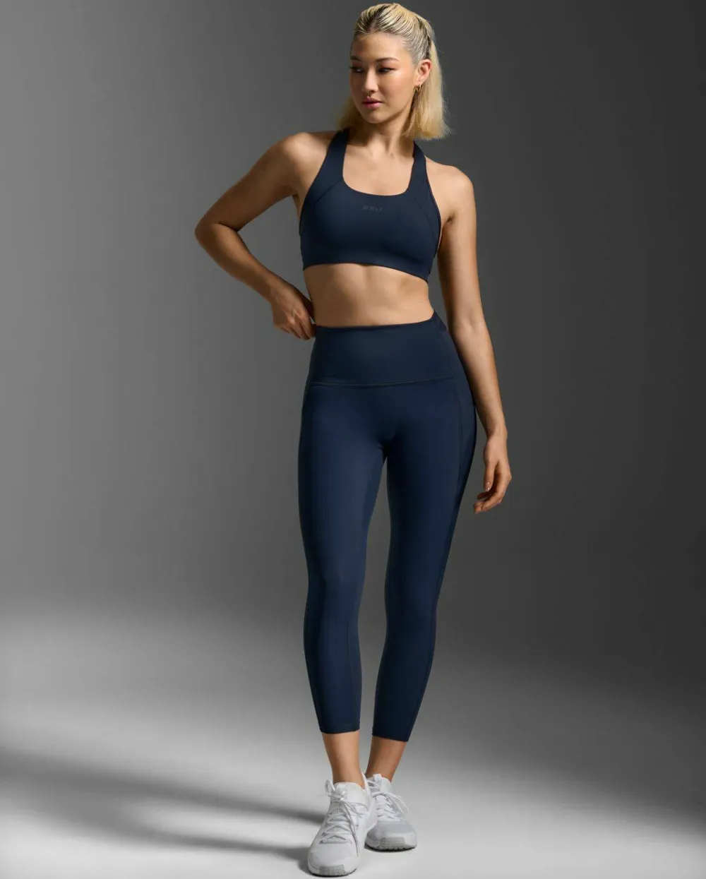 2XU Women's Form Stash Hi-Rise Compression 7/8 Midnight/Midnight